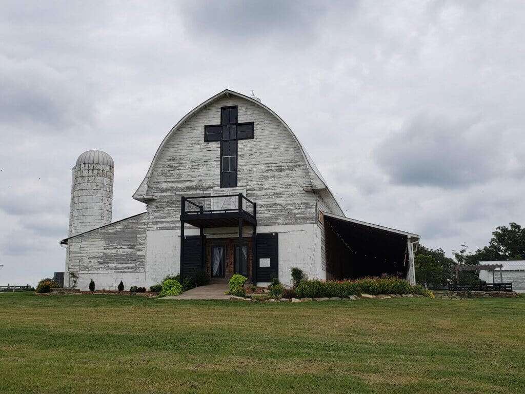 Fresh Fruits Farm barn.