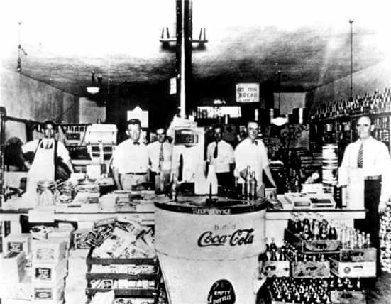 Vintage image of original Winn-Dixie location