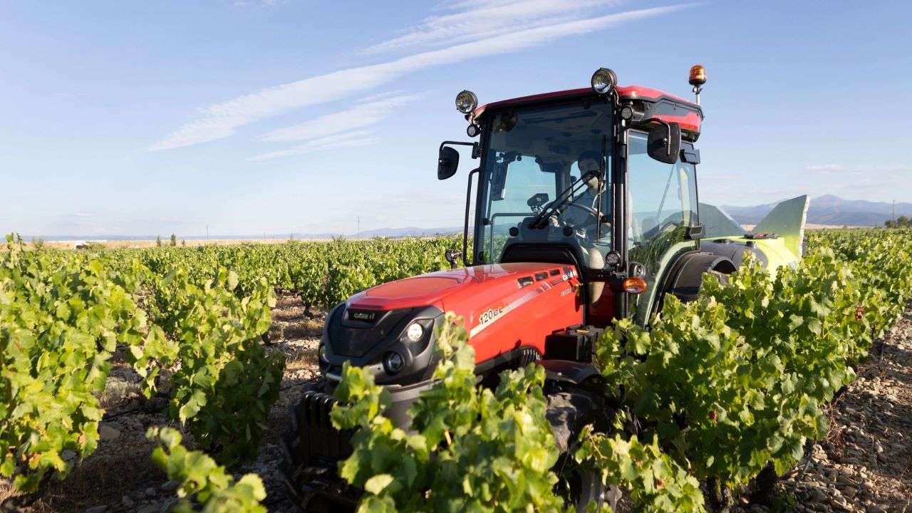 Farmall 120CL in the field.