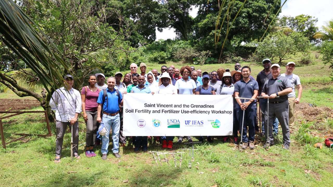 UF/IFAS Saint Vincent and the Grenadines students in the training program.