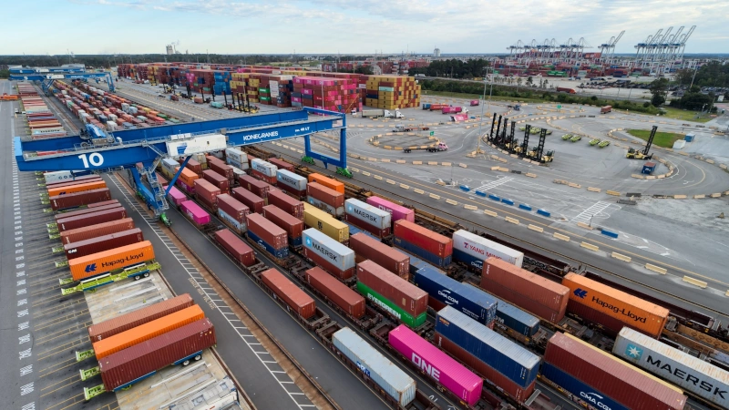 Image of trains at the Port of Savannah