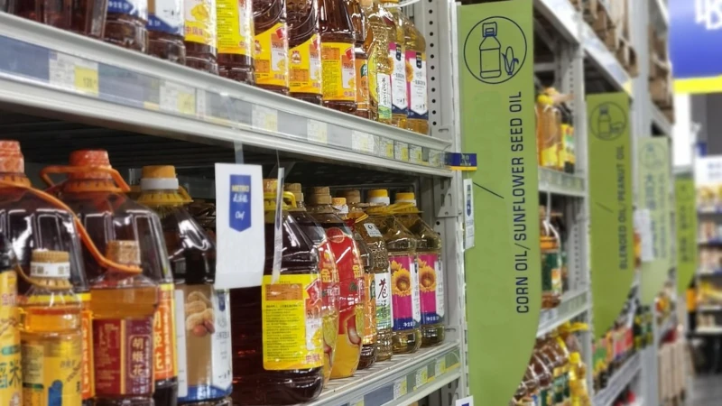 Shelf of seed oils