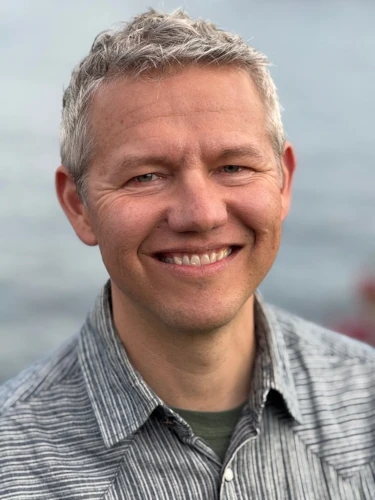 Dr. Berry Brosi headshot.