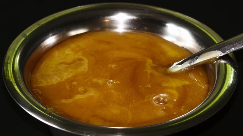 A bowl of Manuka Honey from Trader's Joe's
